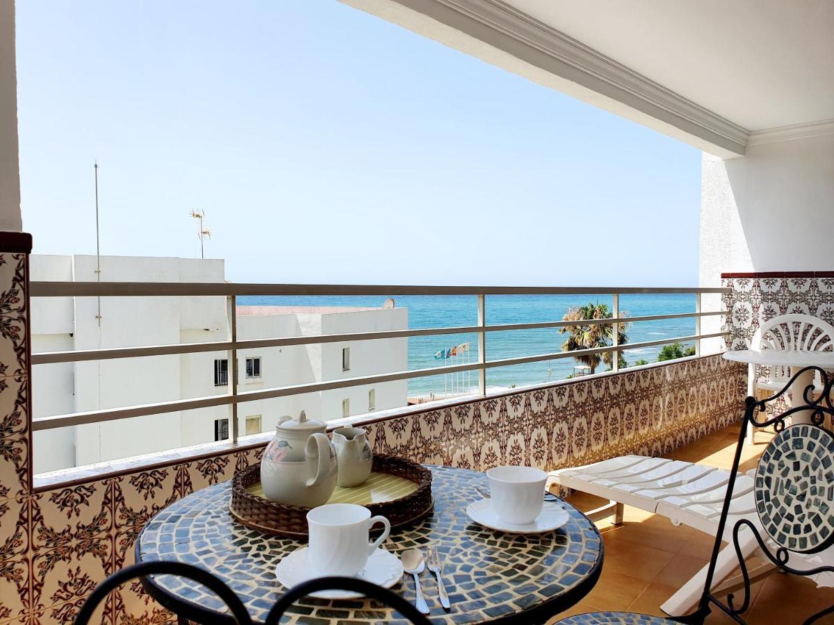 Luna Beach Seafront Марбелья Екстер'єр фото
